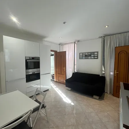 A Due Passi Da Gênes